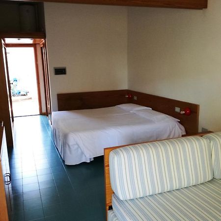 Hotel Kyrie Isole Tremiti San Domino Eksteriør bilde